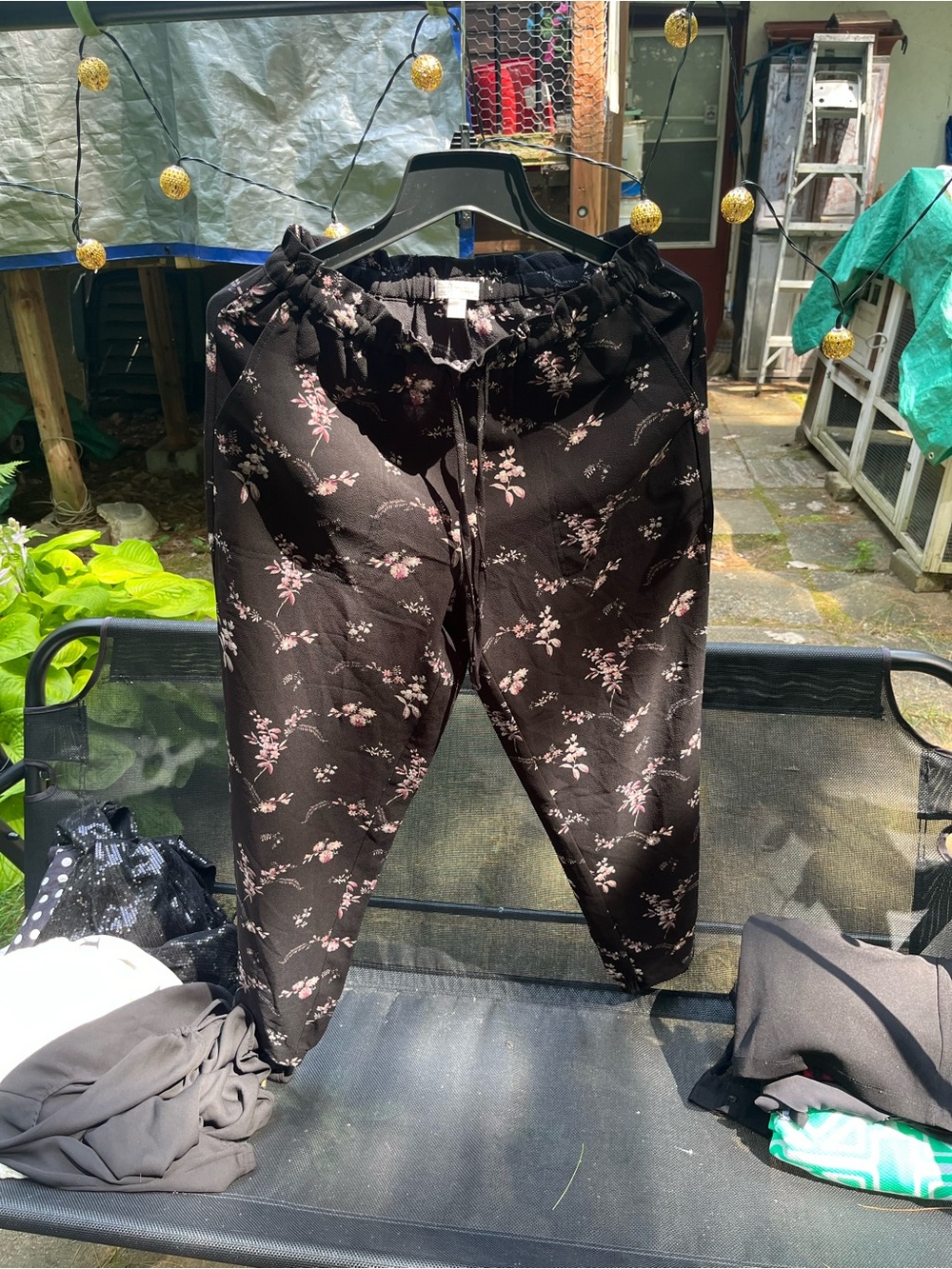 Black Floral Drawstring Joggers - Women